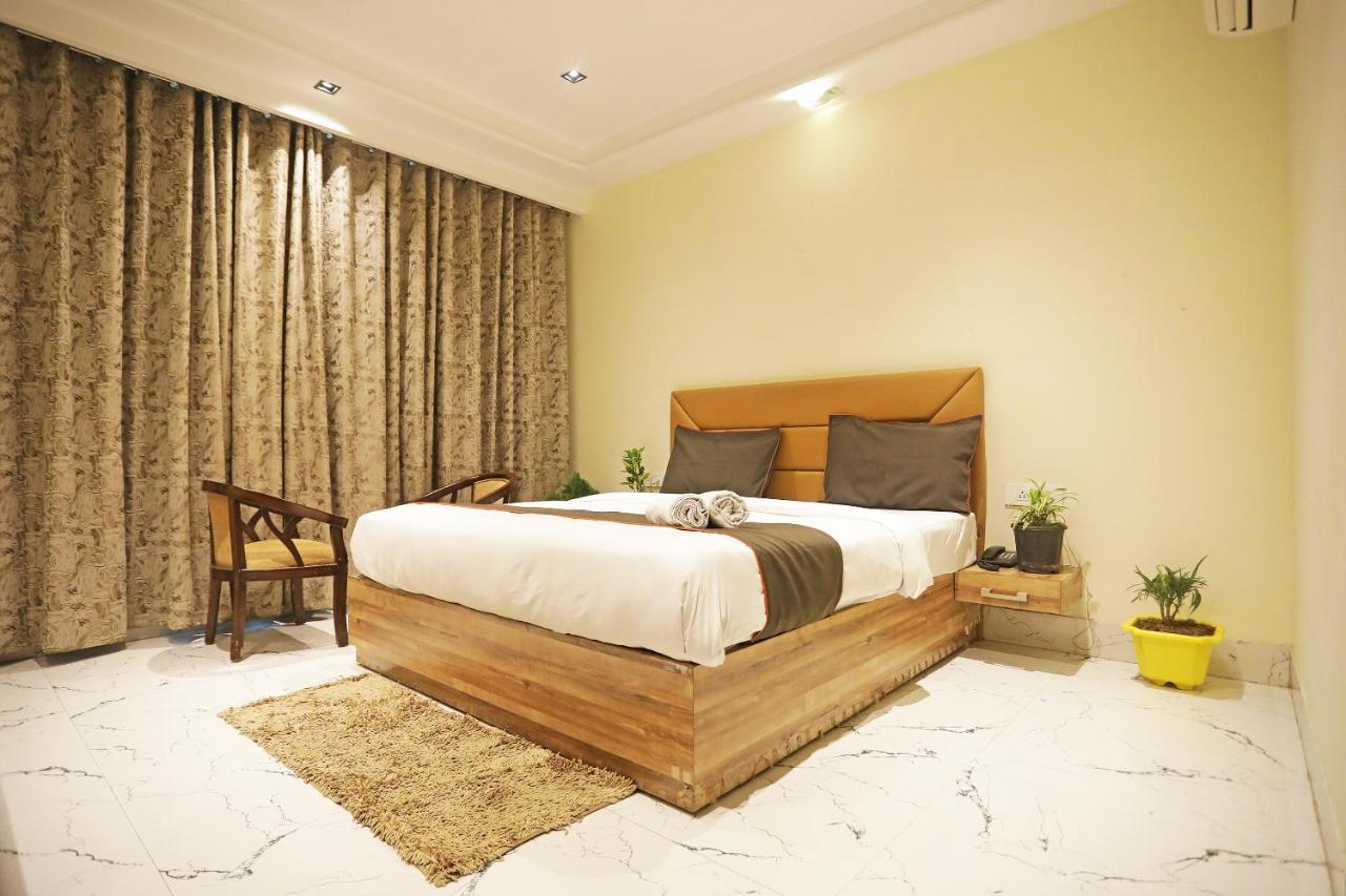 Hotel Goodluck Suites Near Delhi Airport 新德里 外观 照片