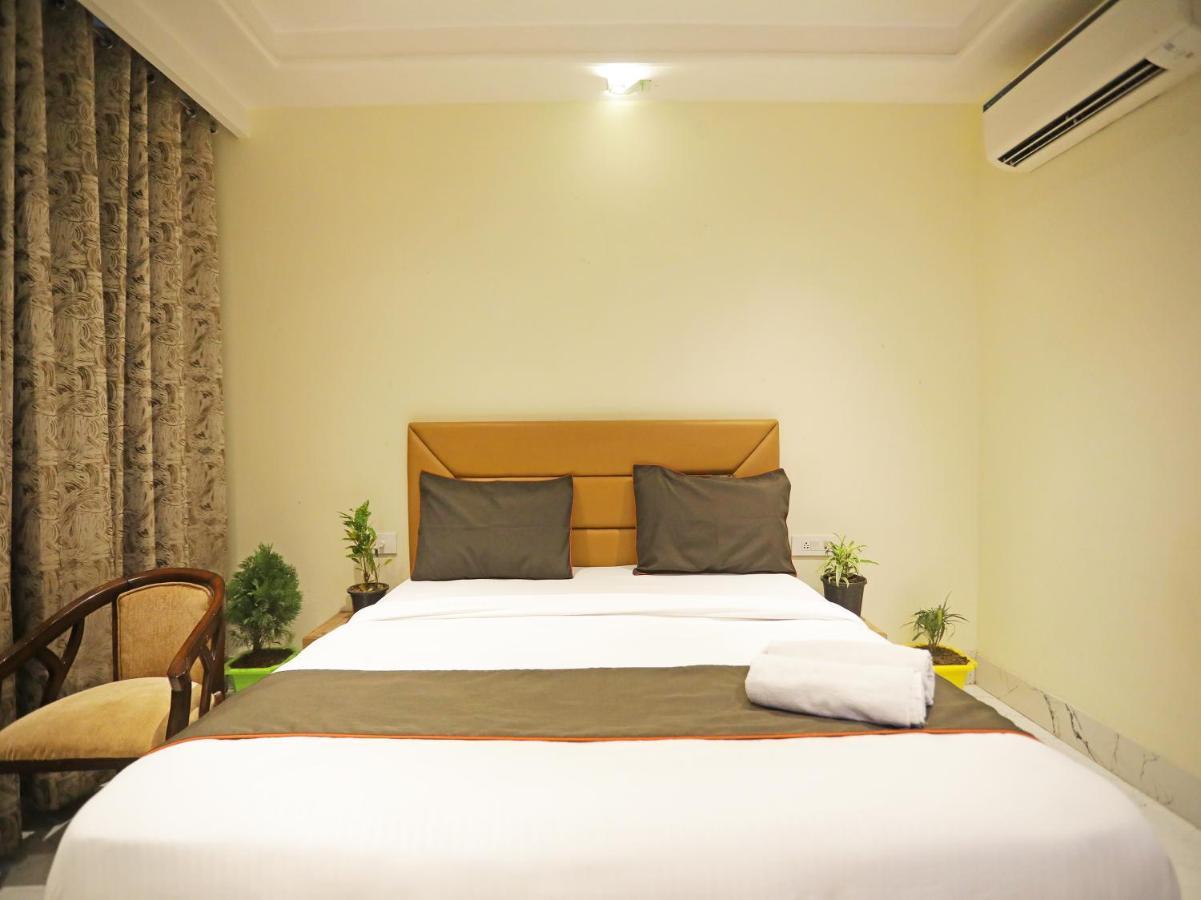 Hotel Goodluck Suites Near Delhi Airport 新德里 外观 照片