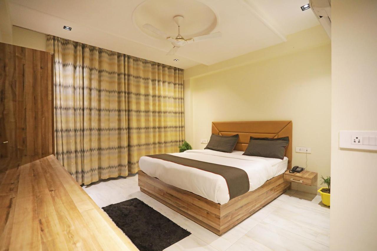 Hotel Goodluck Suites Near Delhi Airport 新德里 外观 照片