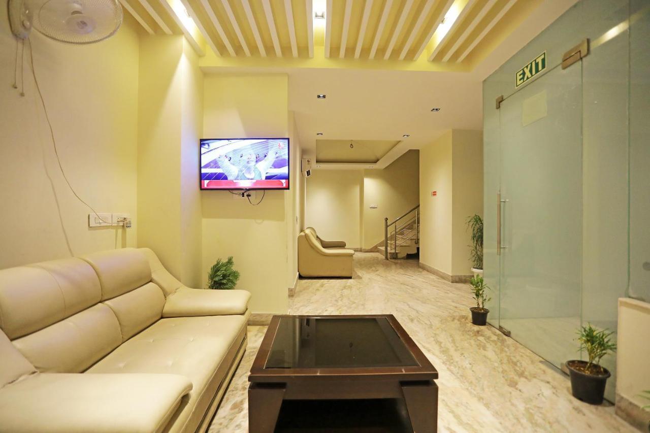 Hotel Goodluck Suites Near Delhi Airport 新德里 外观 照片