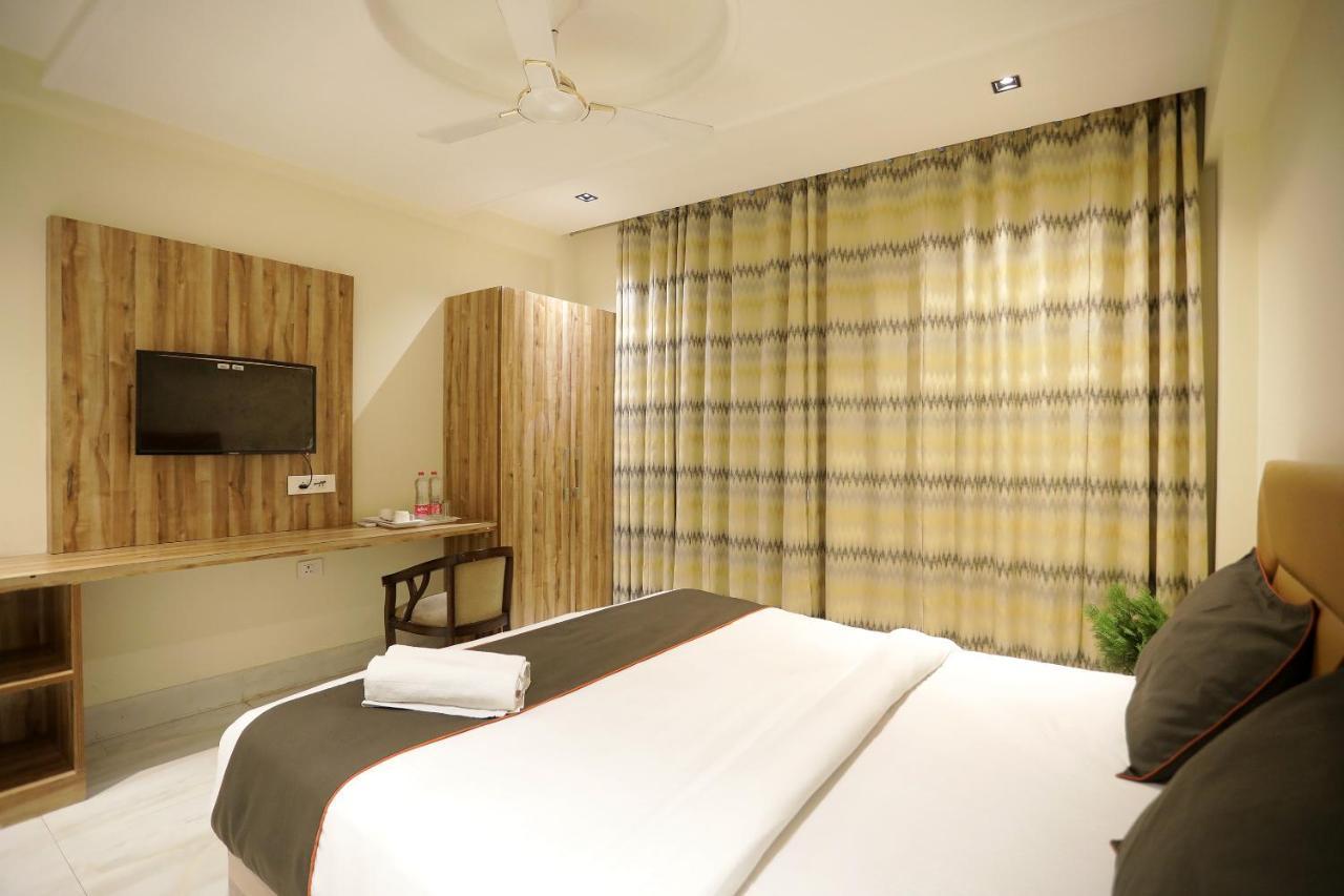 Hotel Goodluck Suites Near Delhi Airport 新德里 外观 照片